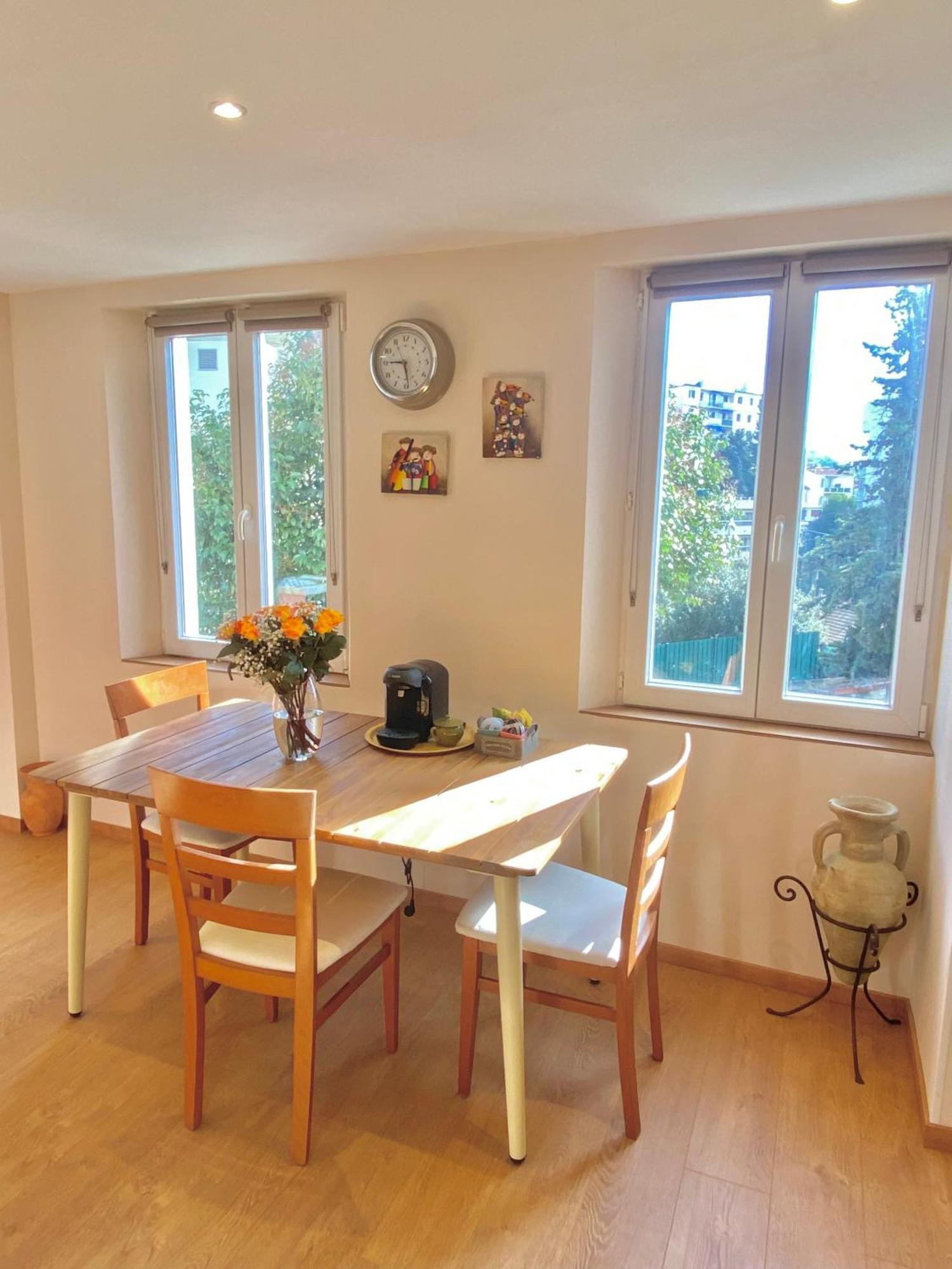 Great Flat! 12 Minute Walk From Train Station And Palais Apartment