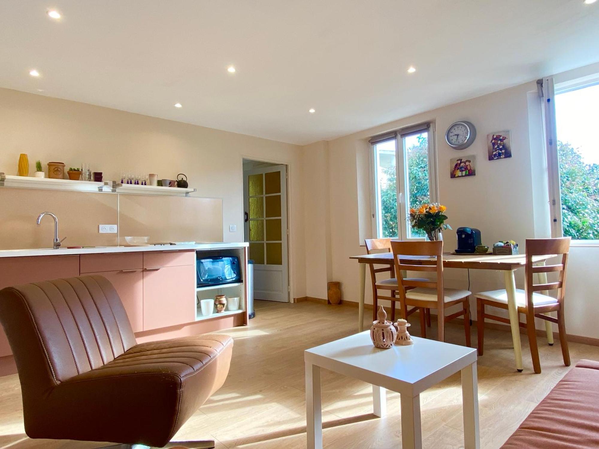 Great Flat! 10 Minute Walk From Train Station And Palais