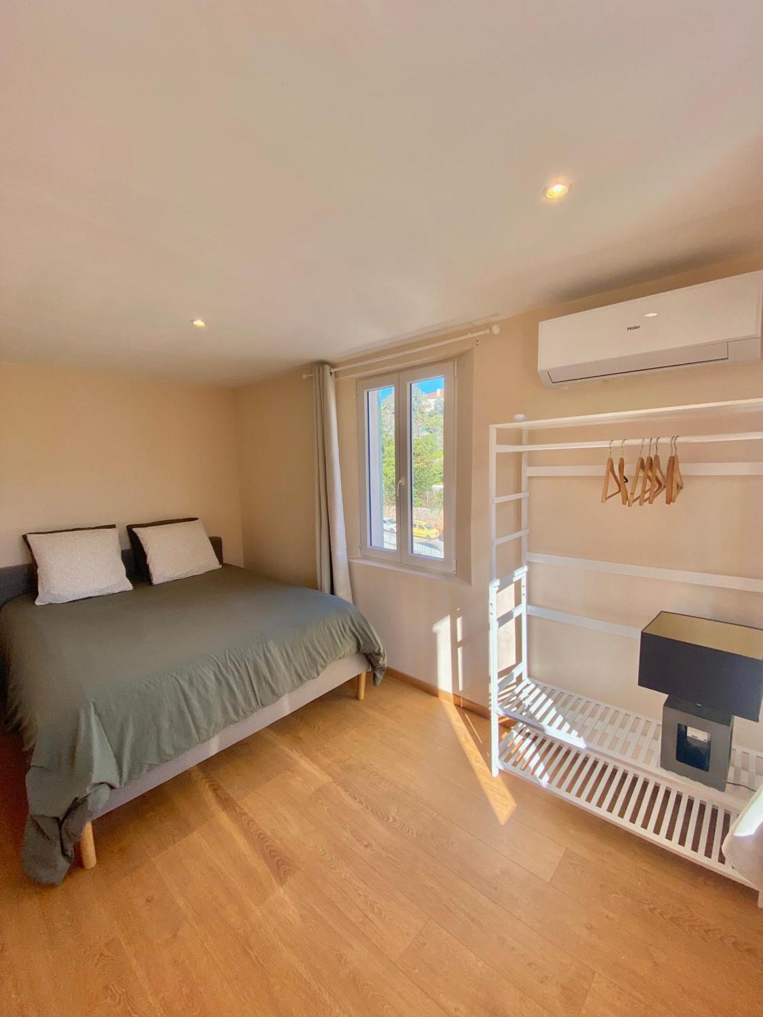Great Flat! 10 Minute Walk From Train Station And Palais Appartement *