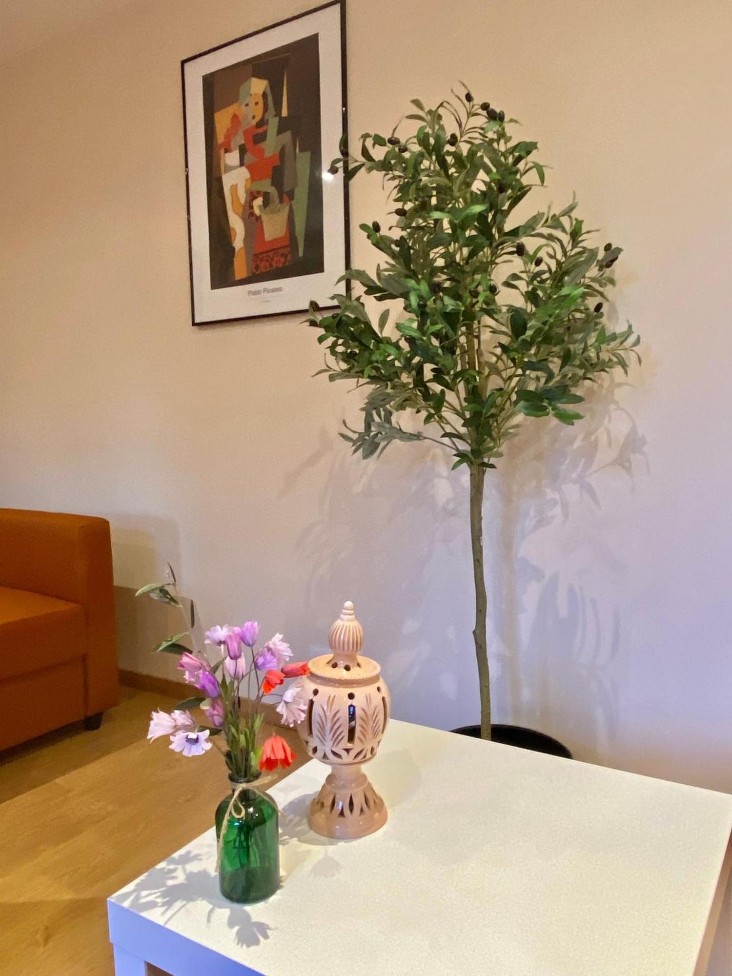 Great Flat! 10 Minute Walk From Train Station And Palais Appartement *