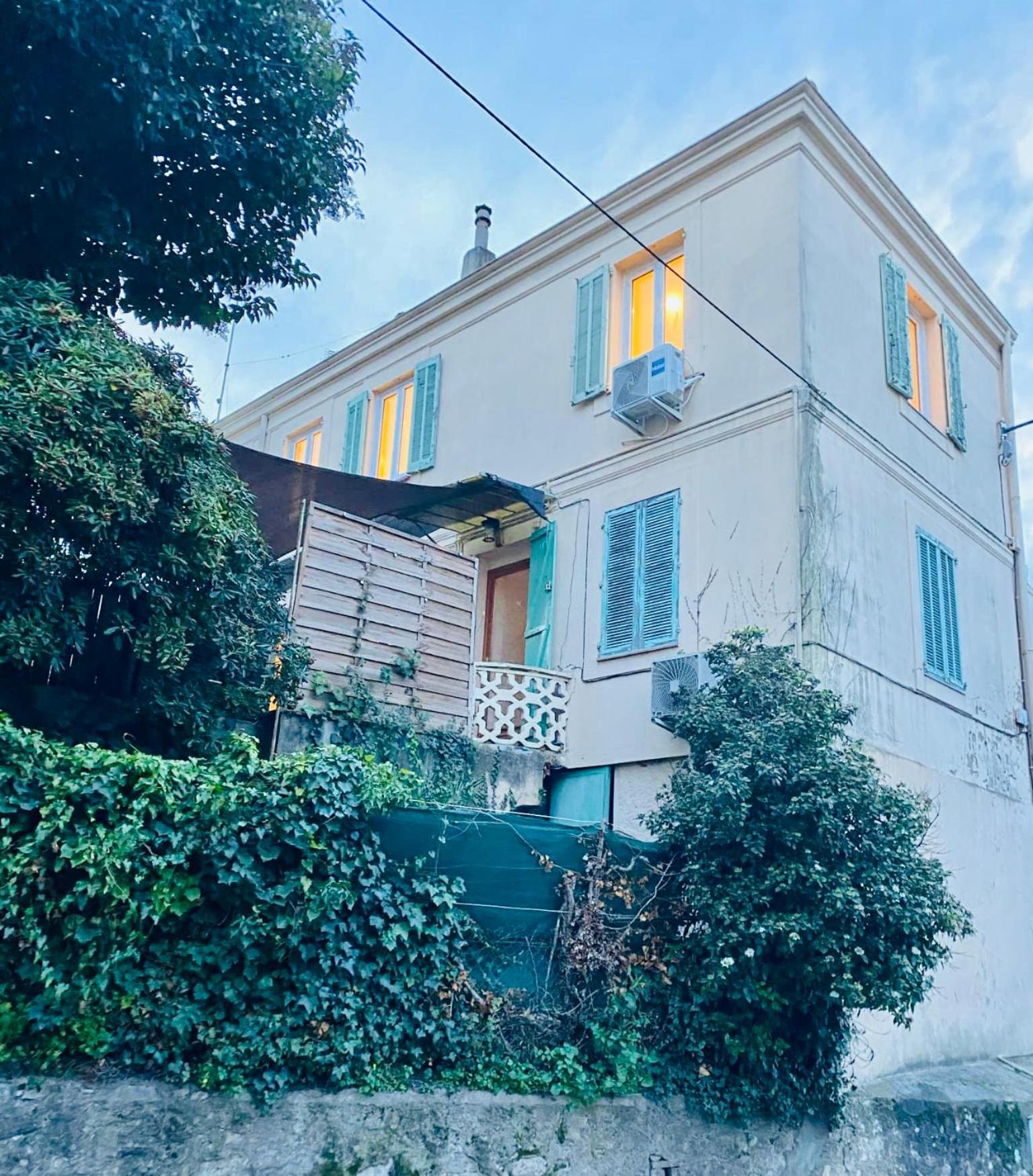 Great Flat! 10 Minute Walk From Train Station And Palais *